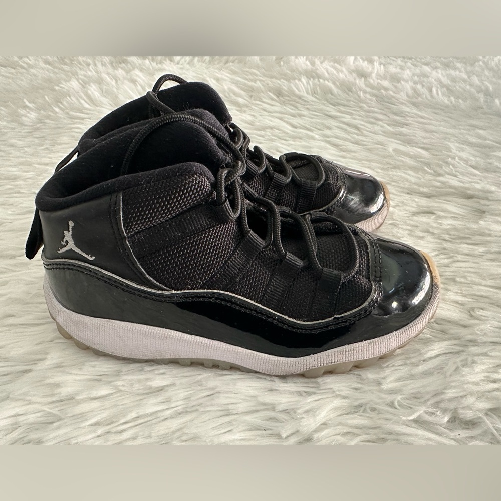 Authentic Nike Air Jordan 11 XI Retro kids‎ 10 C